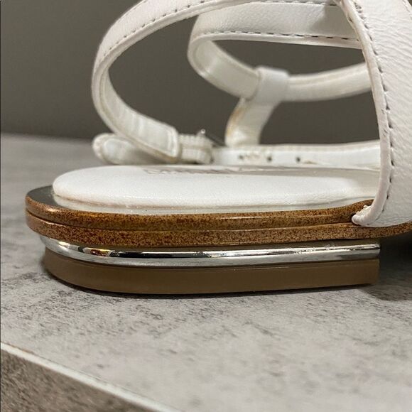 Michael Kors Elegant White Women's Strappy Thong Sandals Size 7 - Picture 11 of 13